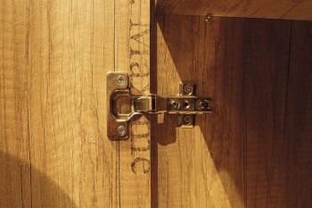 Шкаф для белья «Пилигрим» (Дуб Каньон светлый, Фон серый) в Бердске - berdsk.mebel54.com | фото